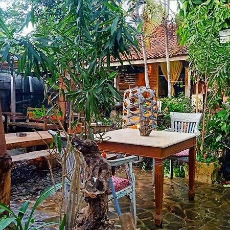 Santhiku Hotel & Spa Lovina  Ngoại thất bức ảnh