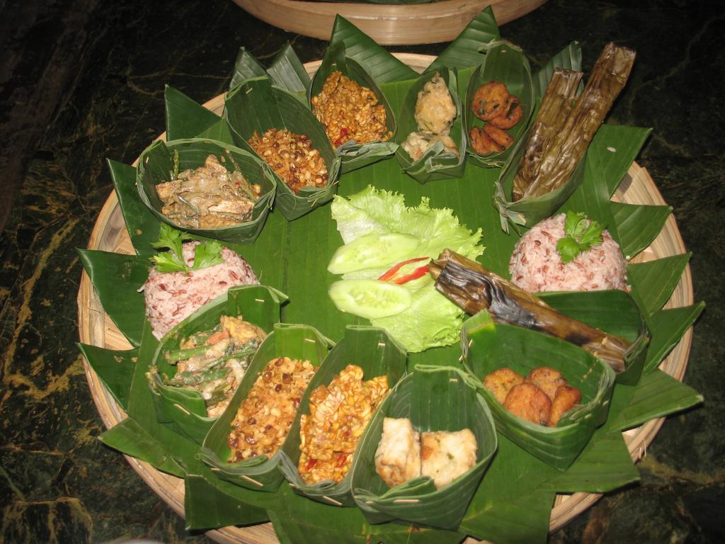 Santhiku Hotel & Spa Lovina  Ngoại thất bức ảnh